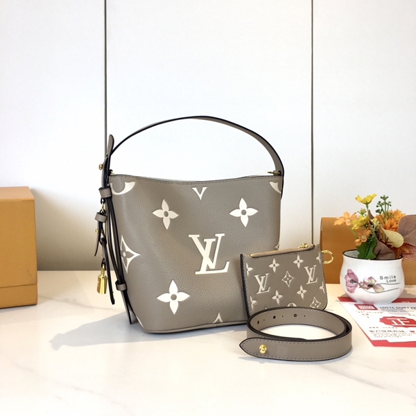 ルイヴィトンバッグ側面デザイン